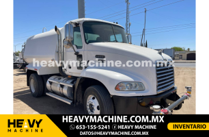 Camión Pipa de agua 2005 Mack CX612