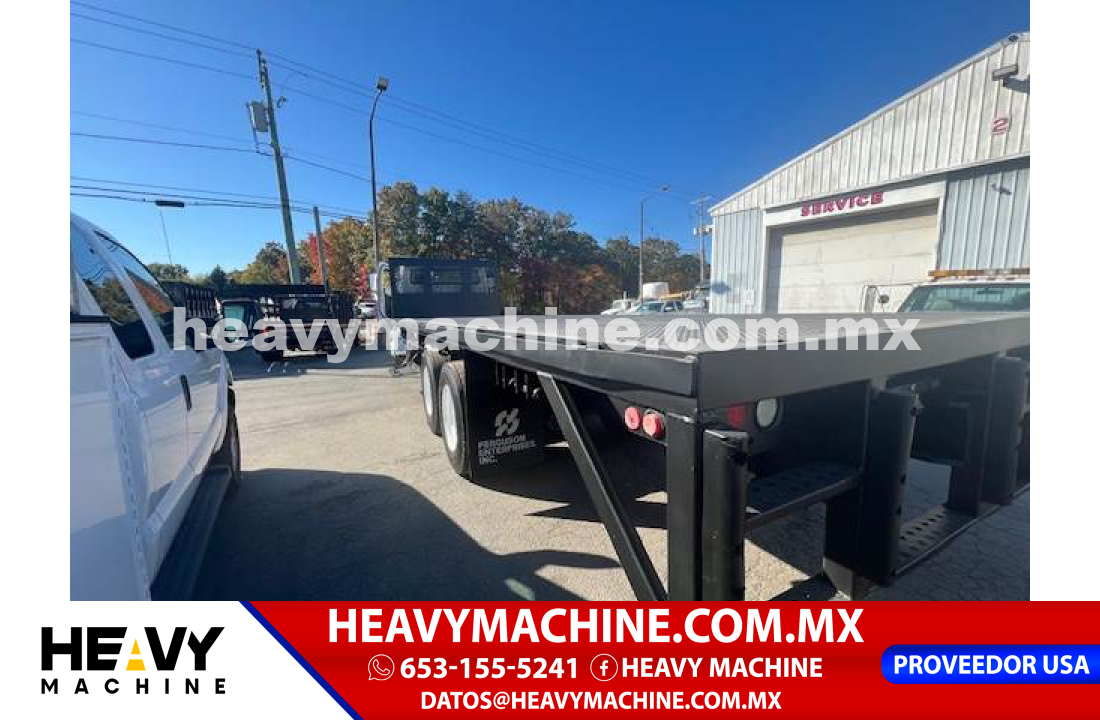Camión Plataforma 2015 Freightliner M2 106